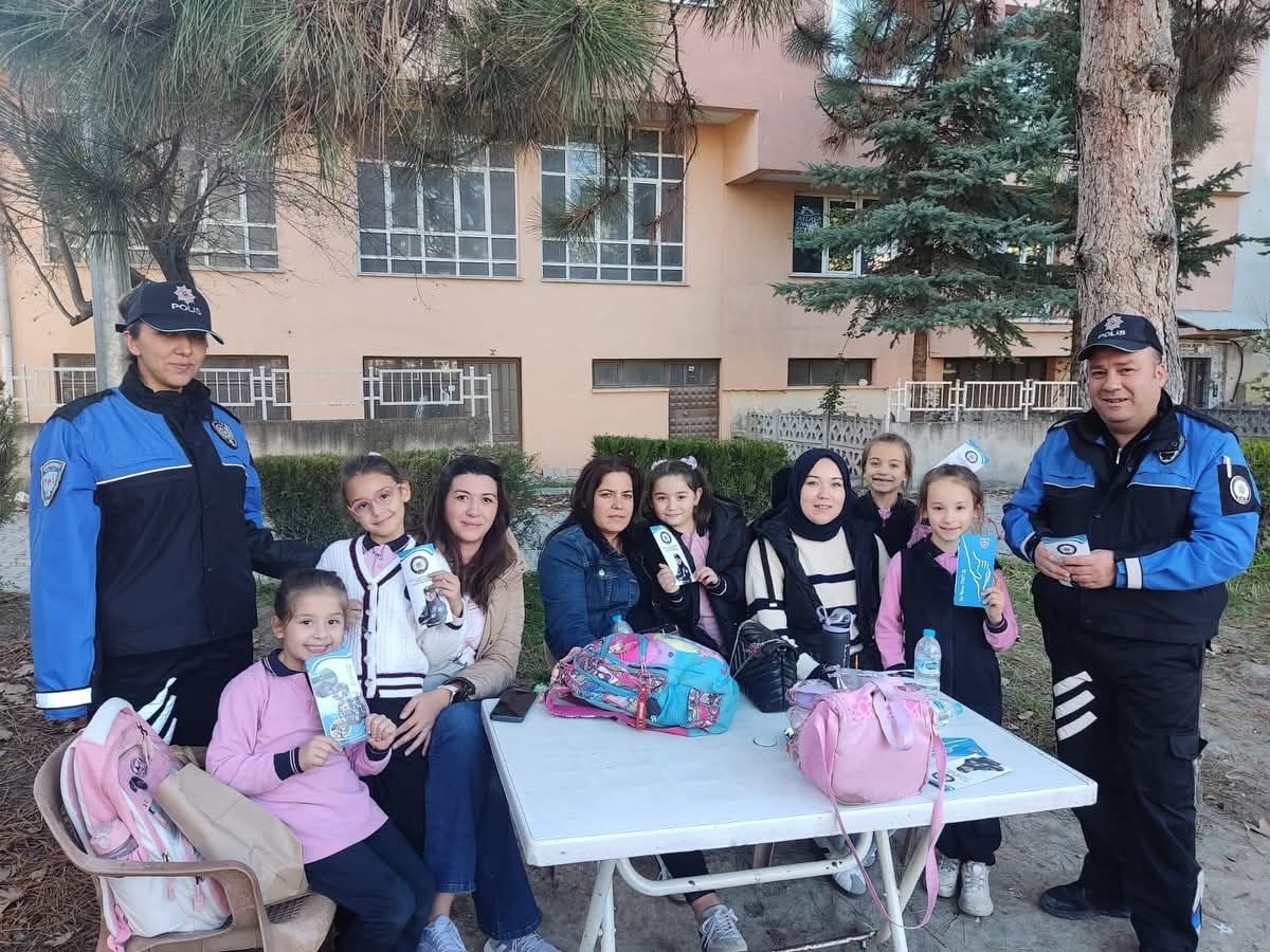 kutahya-il-emniyet-mudurlugunden-guvenli-egitim-calismasi