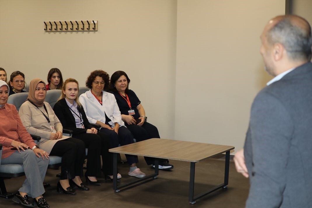 kutahya-sehir-hastanesinde-yogun-bakim-hemsireligi-sertifikali-egitim-programi