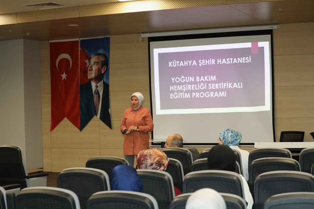 kutahya-sehir-hastanesinde-yogun-bakim-hemsireligi-sertifikali-egitim-programi