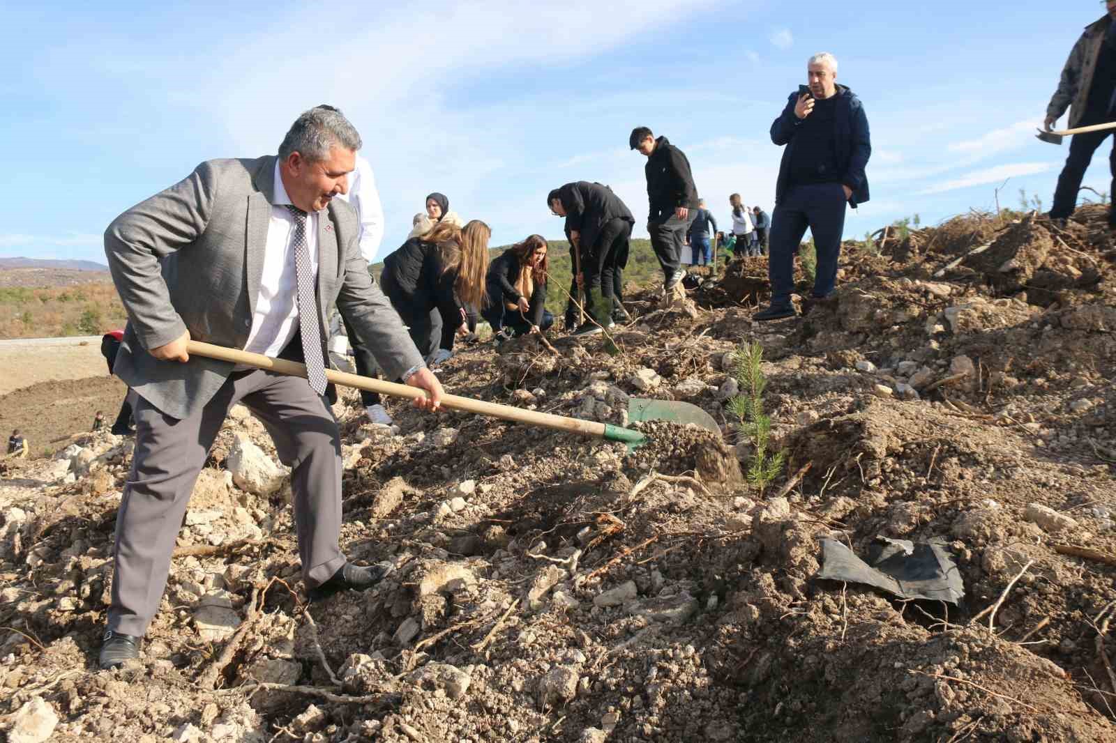 kutahyada-fidan-dikimi-etkinligi-gerceklestirildi