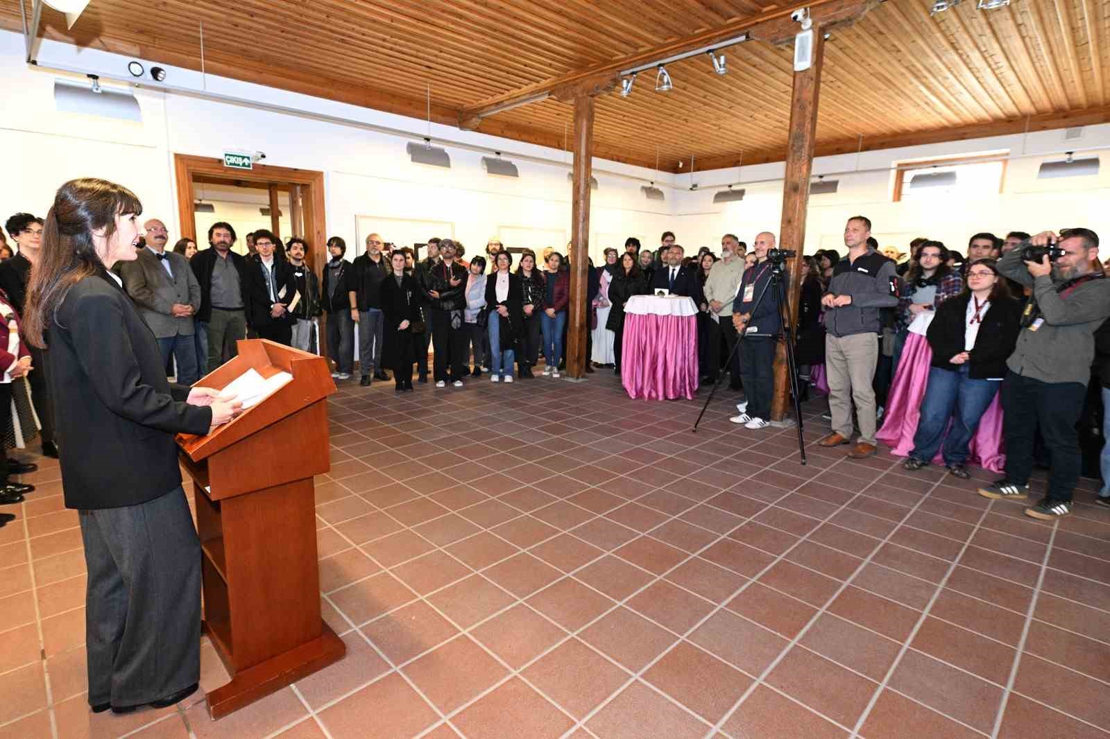 yunus-emre-sergisi-ziyaretcilere-kapilarini-acti