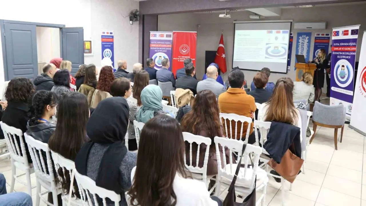 genc-kadinlar-dijital-dunyada-gucleniyor