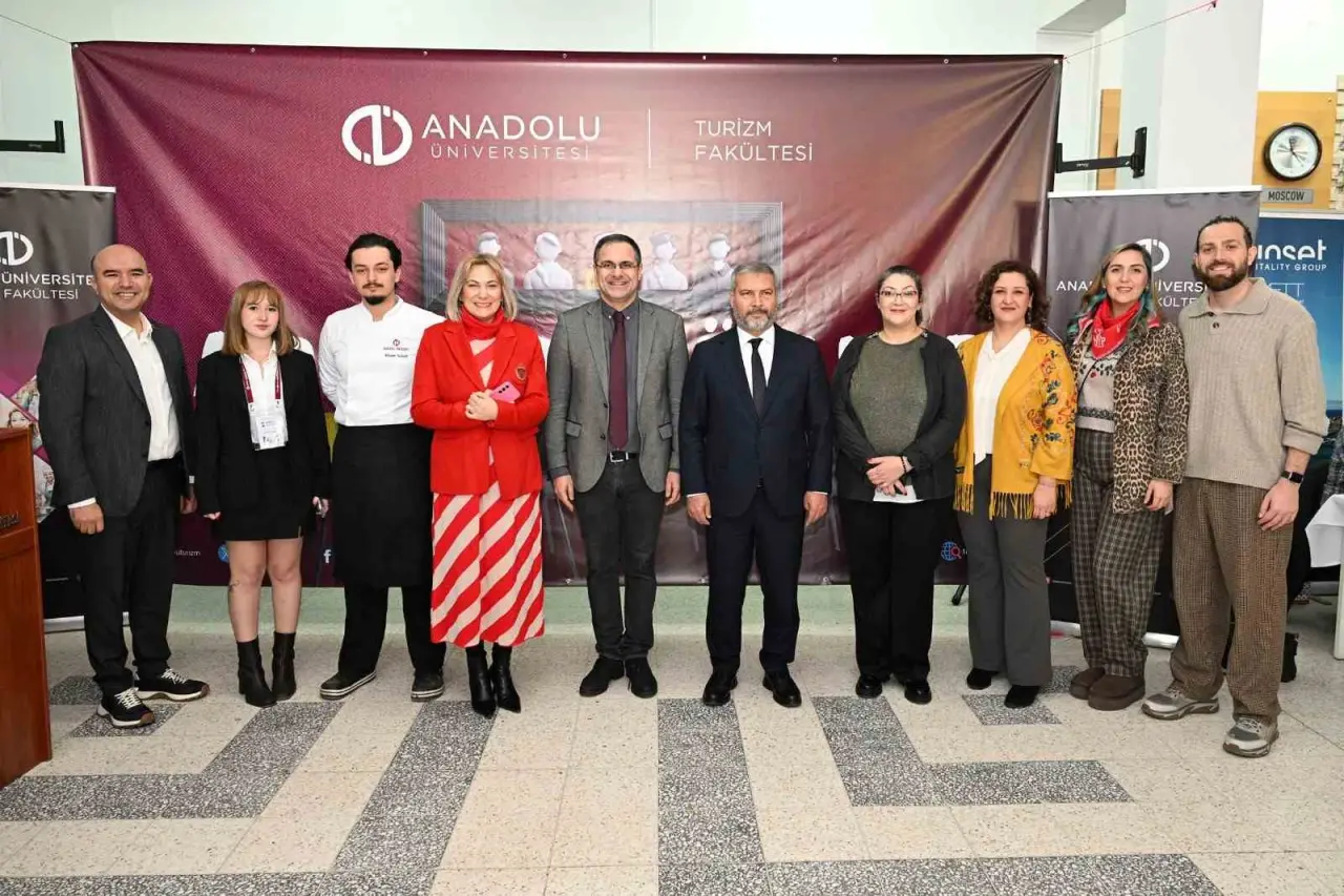 anadolu-universitesi-turizm-fakultesi-7-kariyer-gunu-gerceklestirildi
