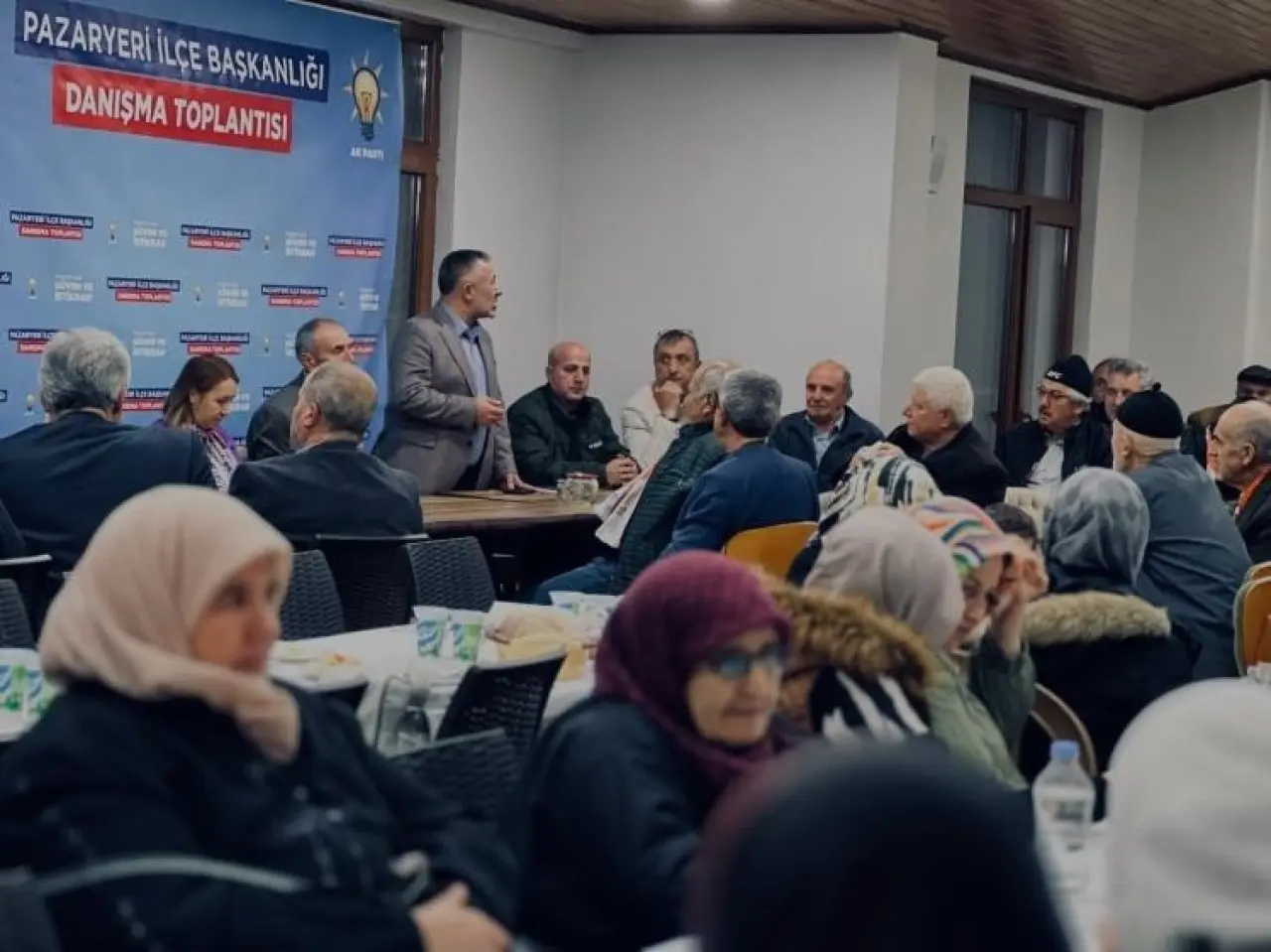 ak-parti-teskilati-kucukelmali-tabiat-parkinda-bulustu