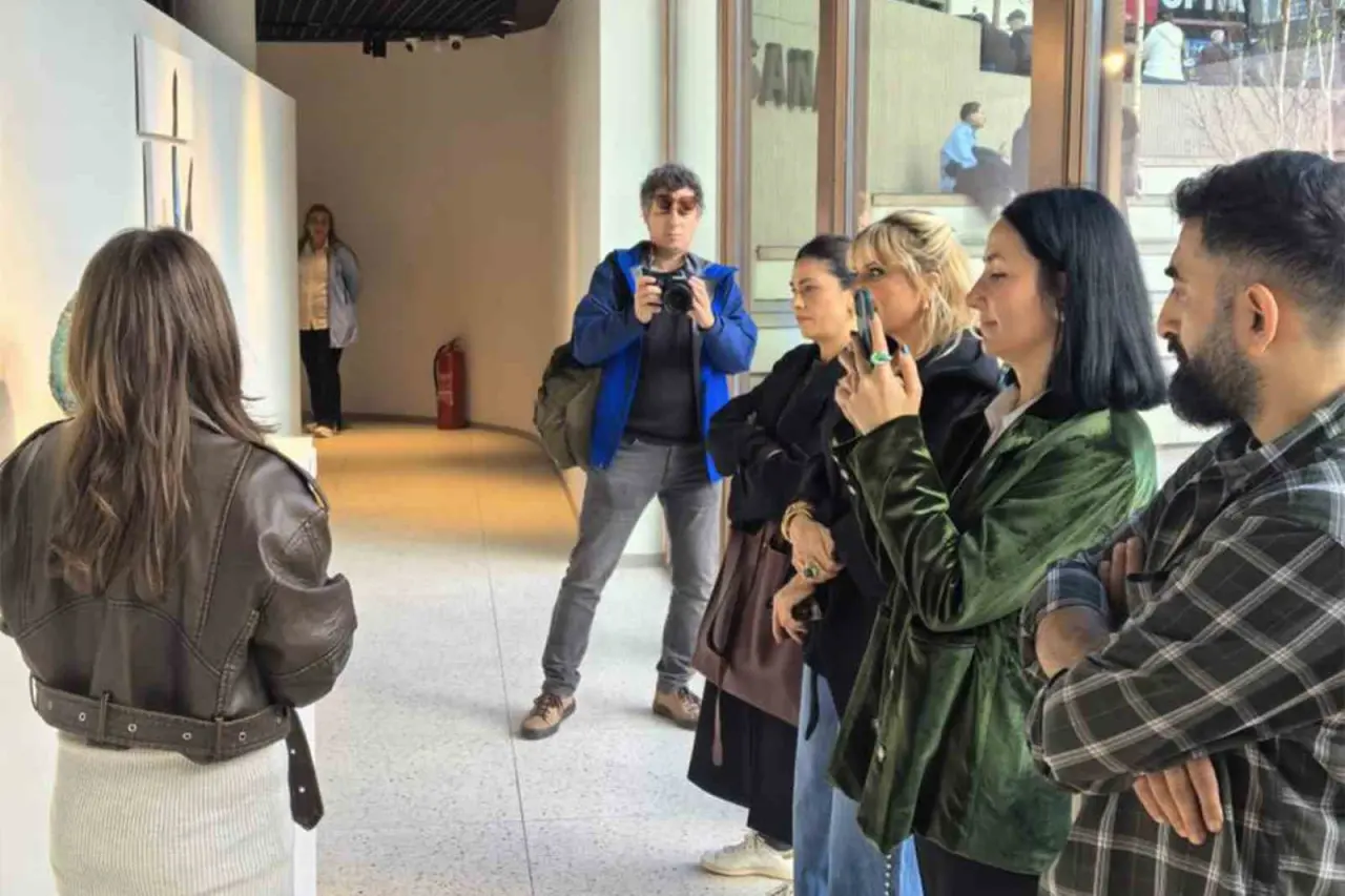 bseulu-genc-sanatcilar-istanbuldaki-prestijli-sergide