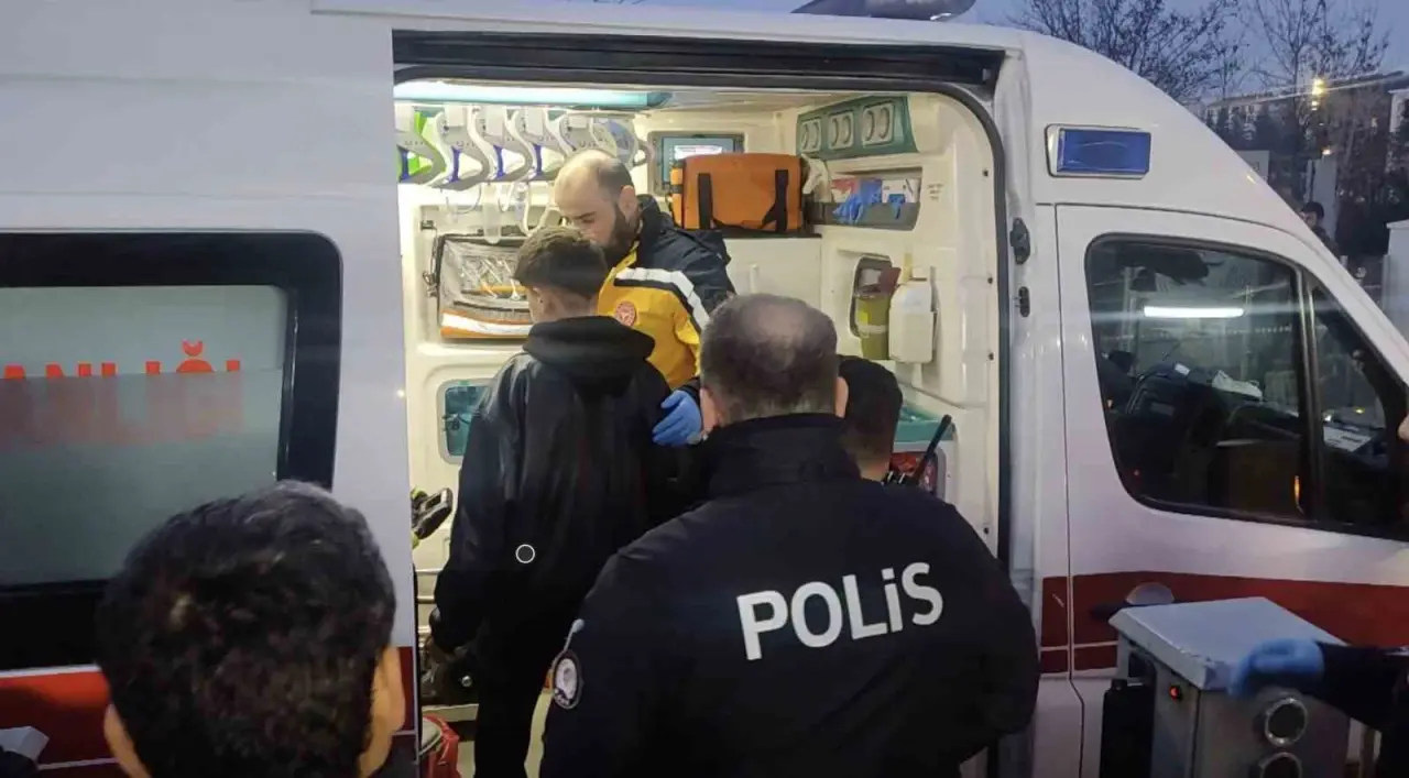 eskisehirde-liselilerin-kavgasi-kanli-bitti-1-yarali