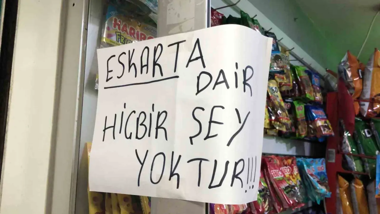 eskart-sorularindan-bunalan-market-sahibi-isyerine-astigi-notla-gundem-oldu