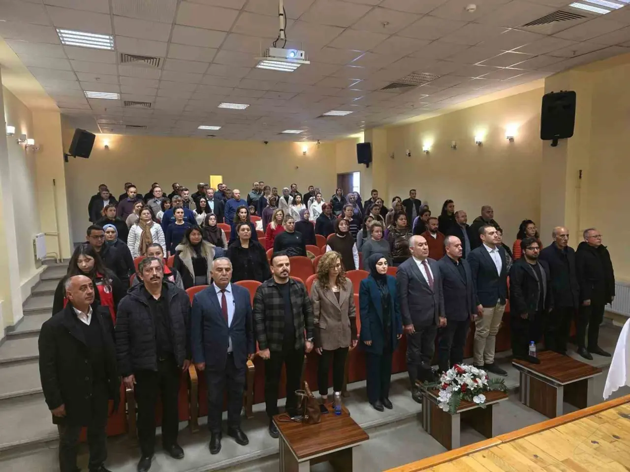 emirdagda-akran-zorbaligina-karsi-farkindalik-semineri-ilgi-gordu