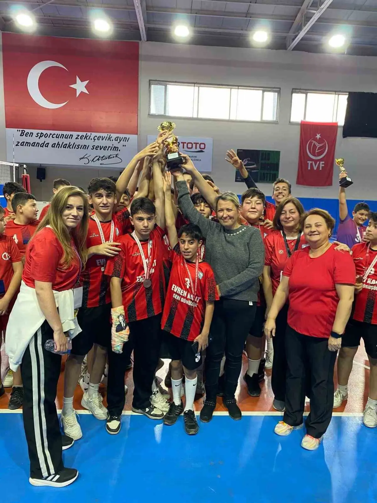 okul-sporlari-voleybol-yildiz-erkekler-musabakalari-sonuclandi