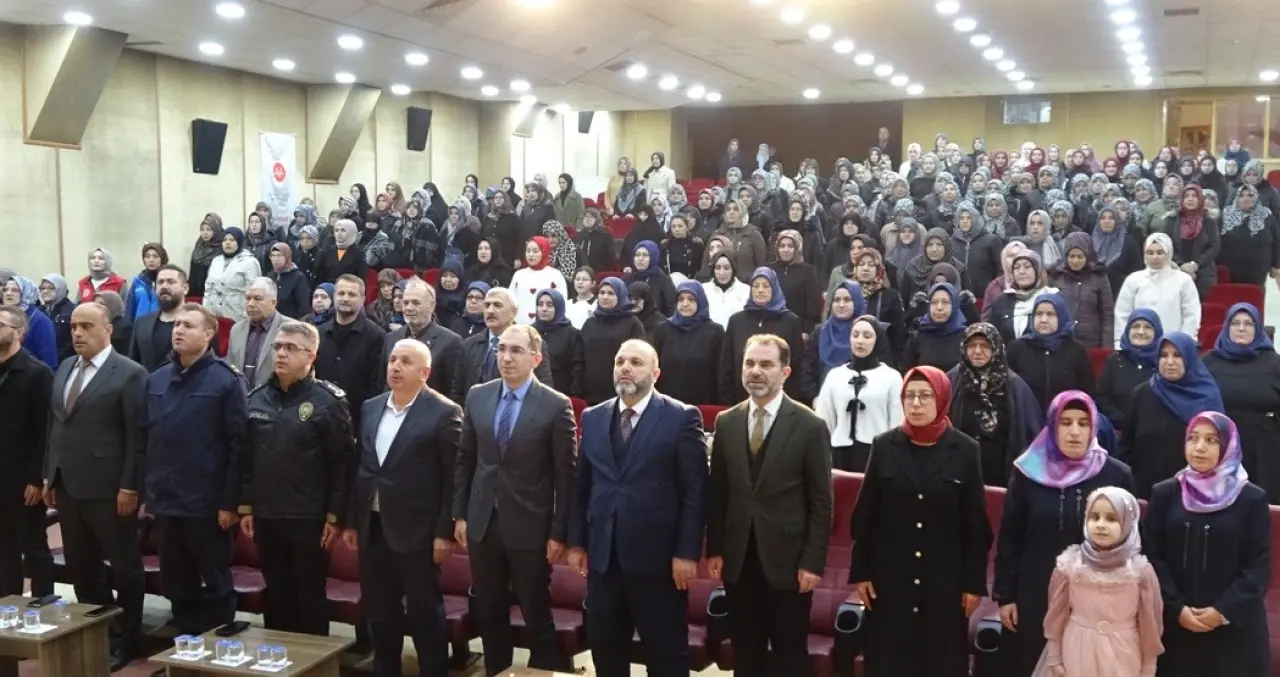 isitme-ve-gorme-engelli-ogrenciler-kuran-tilaveti-ve-ilahilerle-gonulleri-fethetti