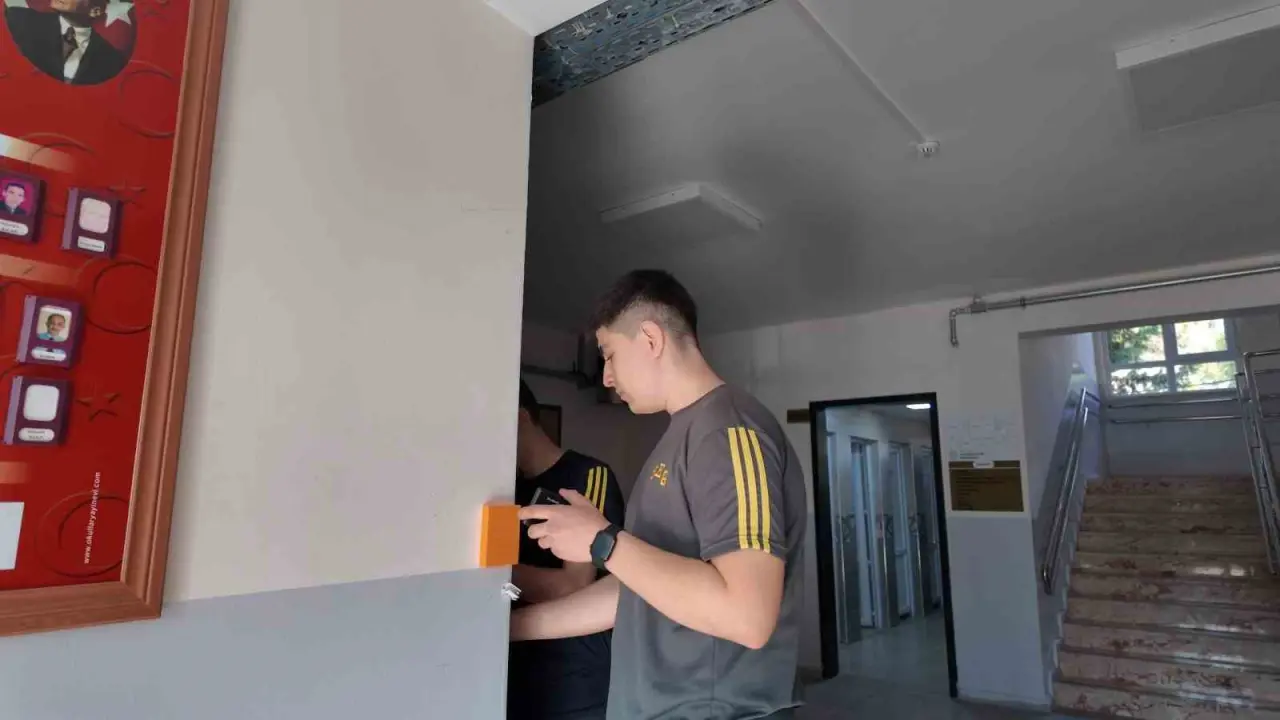 gedizin-genc-yazilimcilari-disa-bagimliliga-son-veriyor