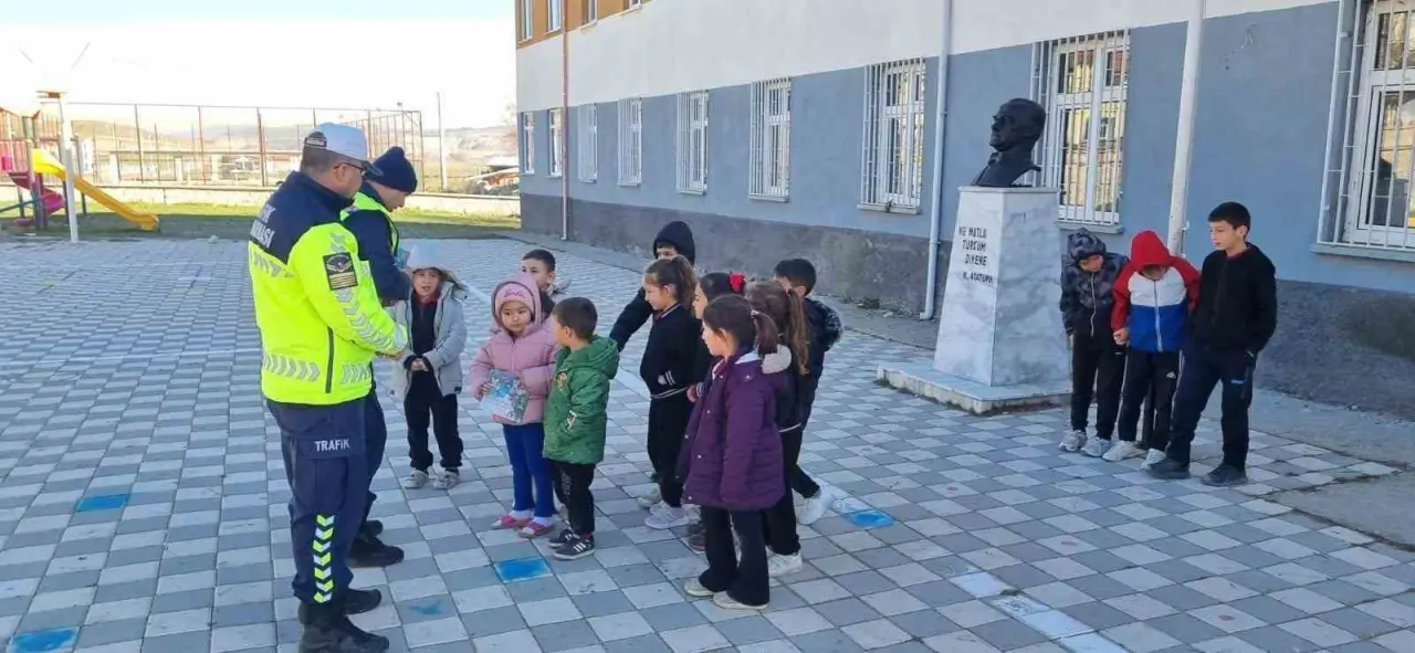 tavsanlida-ogrencilere-trafik-egitimi