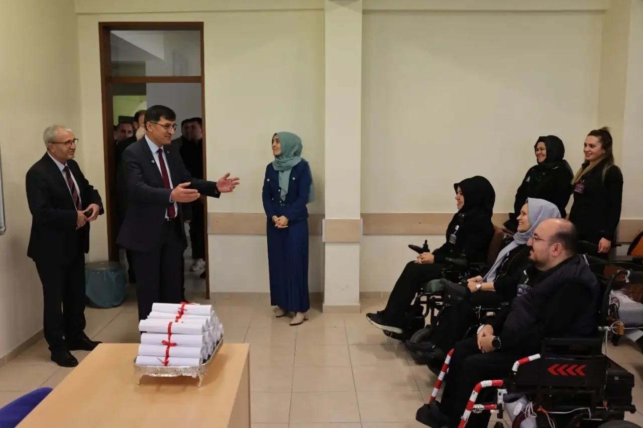 kutahya-belediyesinde-26-personel-isaret-dili-sertifikasi-aldi