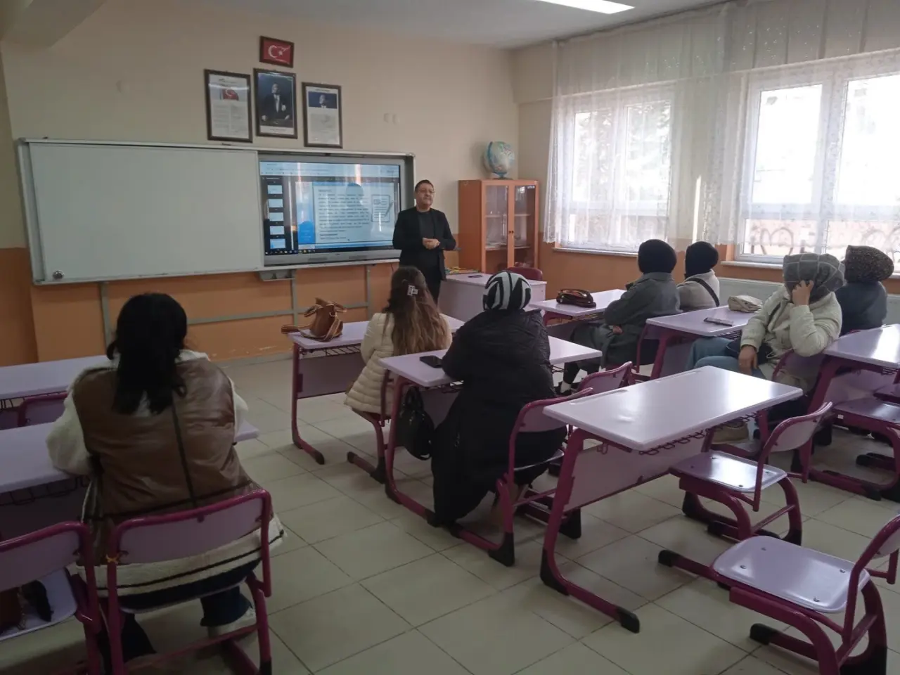 altintasta-aile-okulu-kursu-devam-ediyor