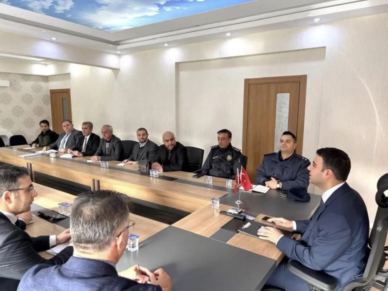 osmanelinde-ilce-idare-sube-baskanlari-toplantisi-yapildi