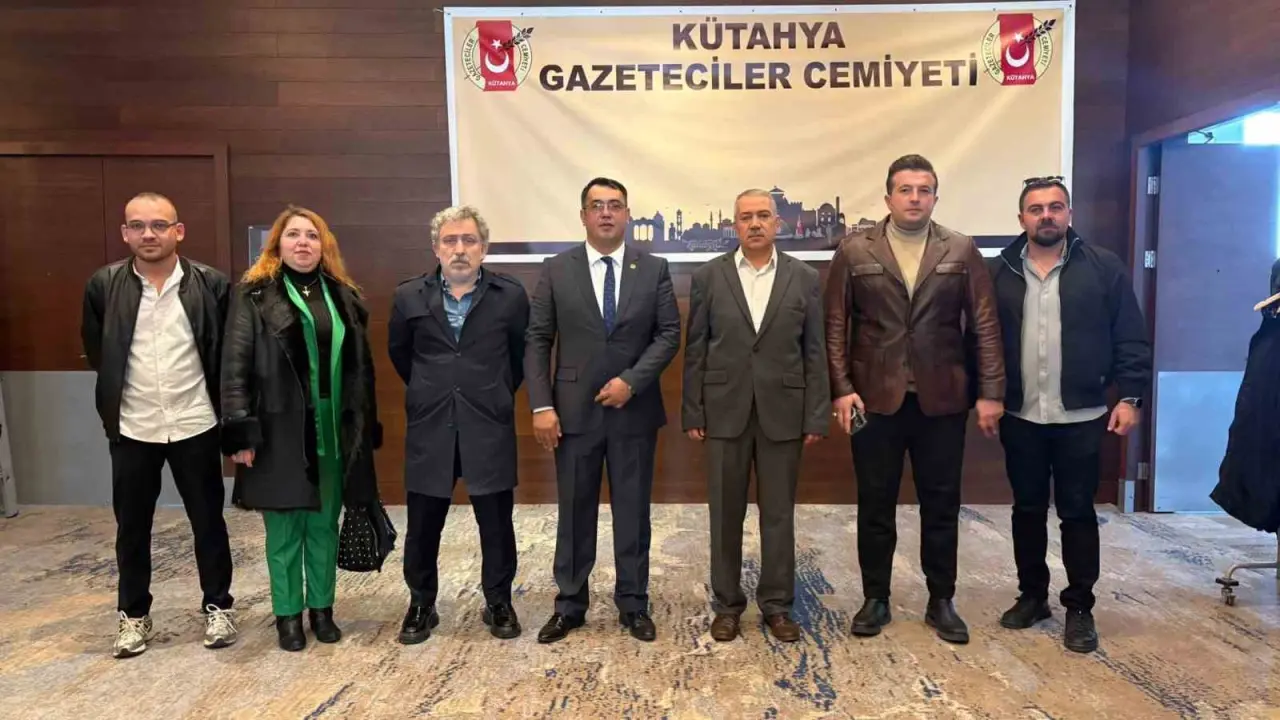 kutahya-gazeteciler-cemiyetinde-genel-kurul-heyecani