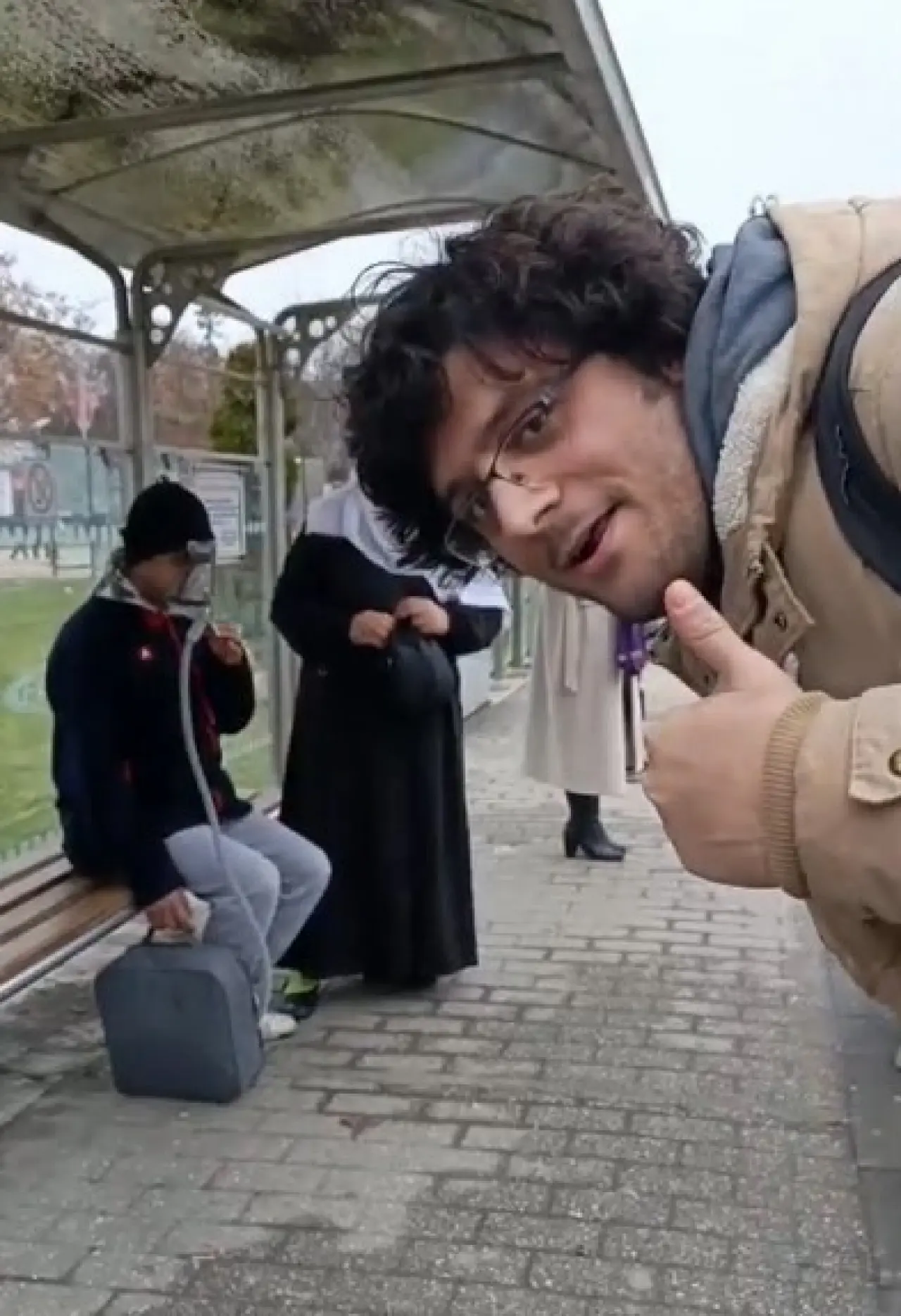 vatandasin-yalan-soyleyerek-dilendigi-iddia-edilen-kadinla-ilginc-tartismasi