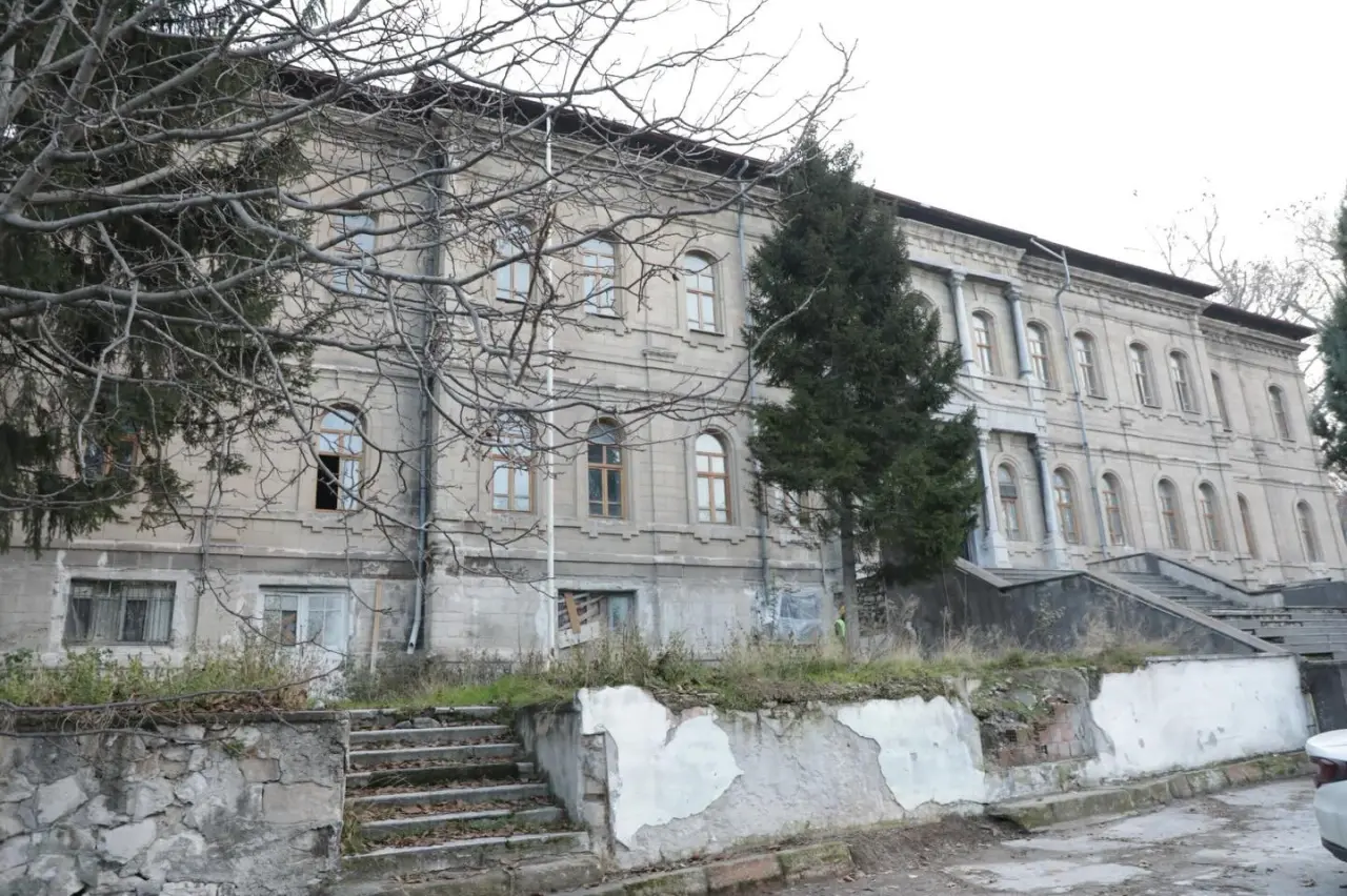 vali-musa-isin-kutahya-lisesinde-incelemelerde-bulundu