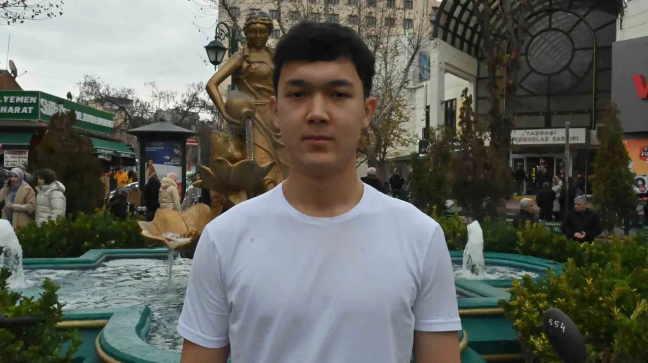 eskisehirdeki-binlerce-uluslararasi-ogrenciye-es-uder-destek-eli-uzatiyor