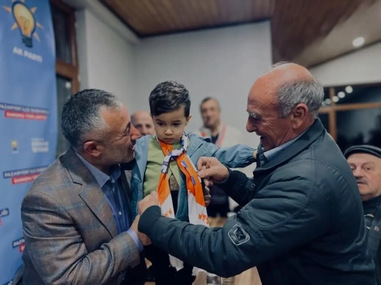 ak-parti-teskilati-kucukelmali-tabiat-parkinda-bulustu