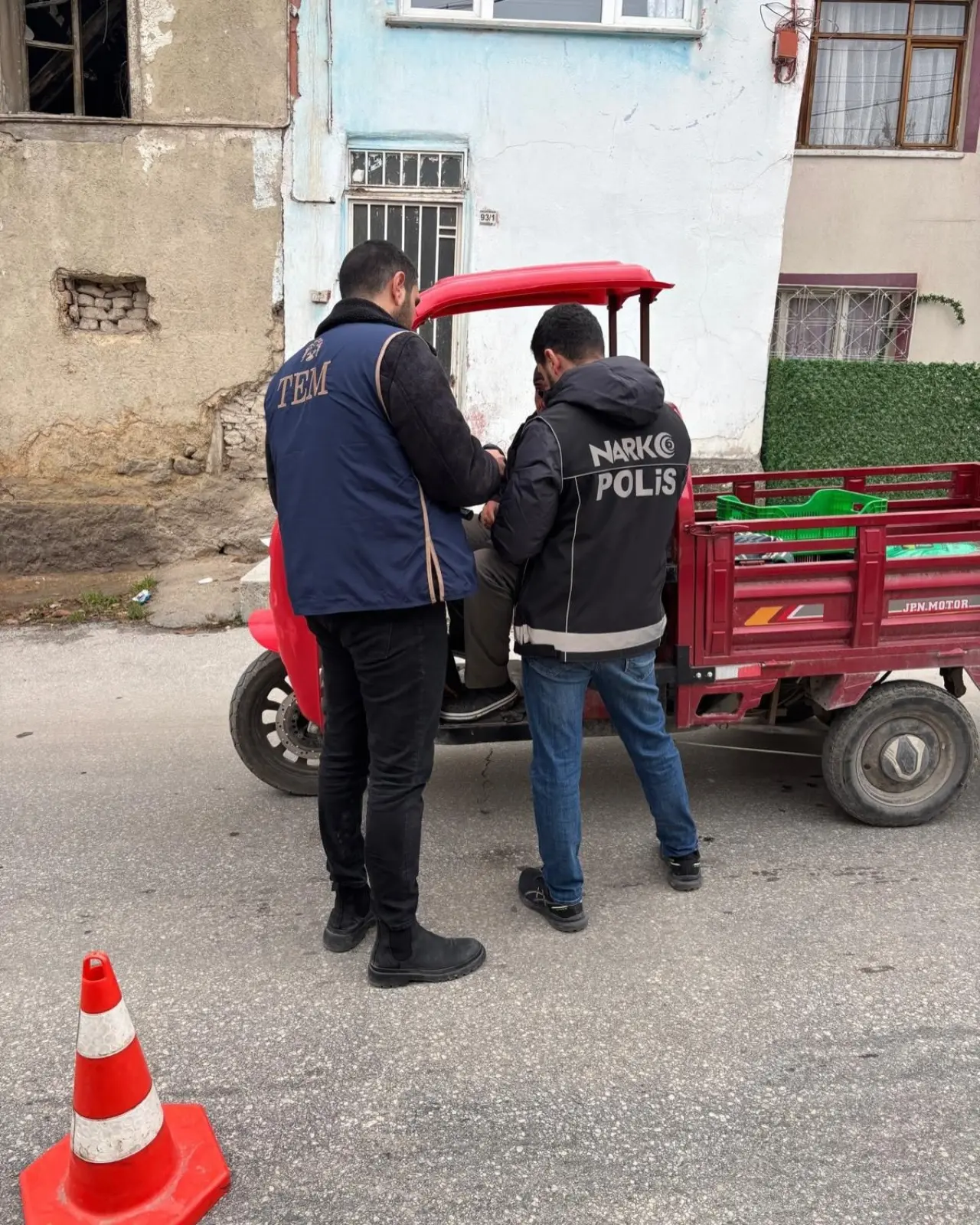 kutahyada-son-iki-haftada-yogun-denetim-45-aranan-sahis-yakalandi