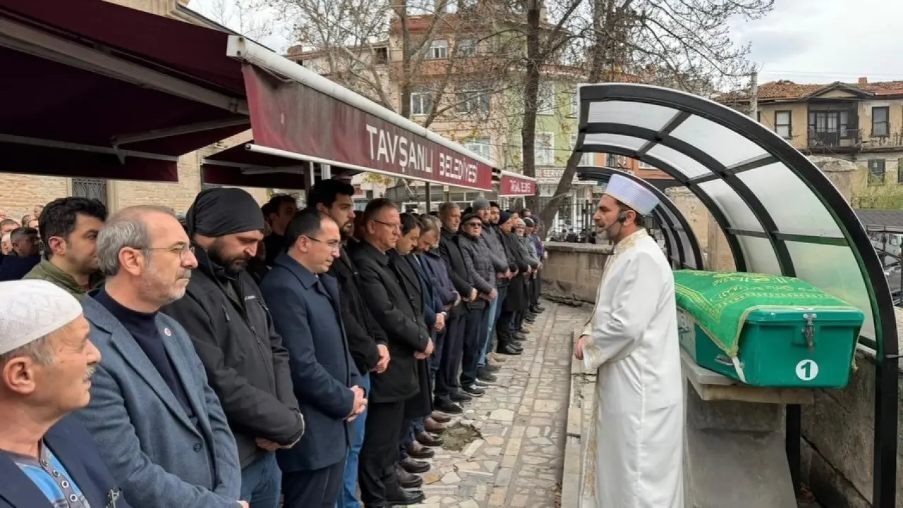 vali-musa-isin-ismail-atakin-cenaze-torenine-katildi