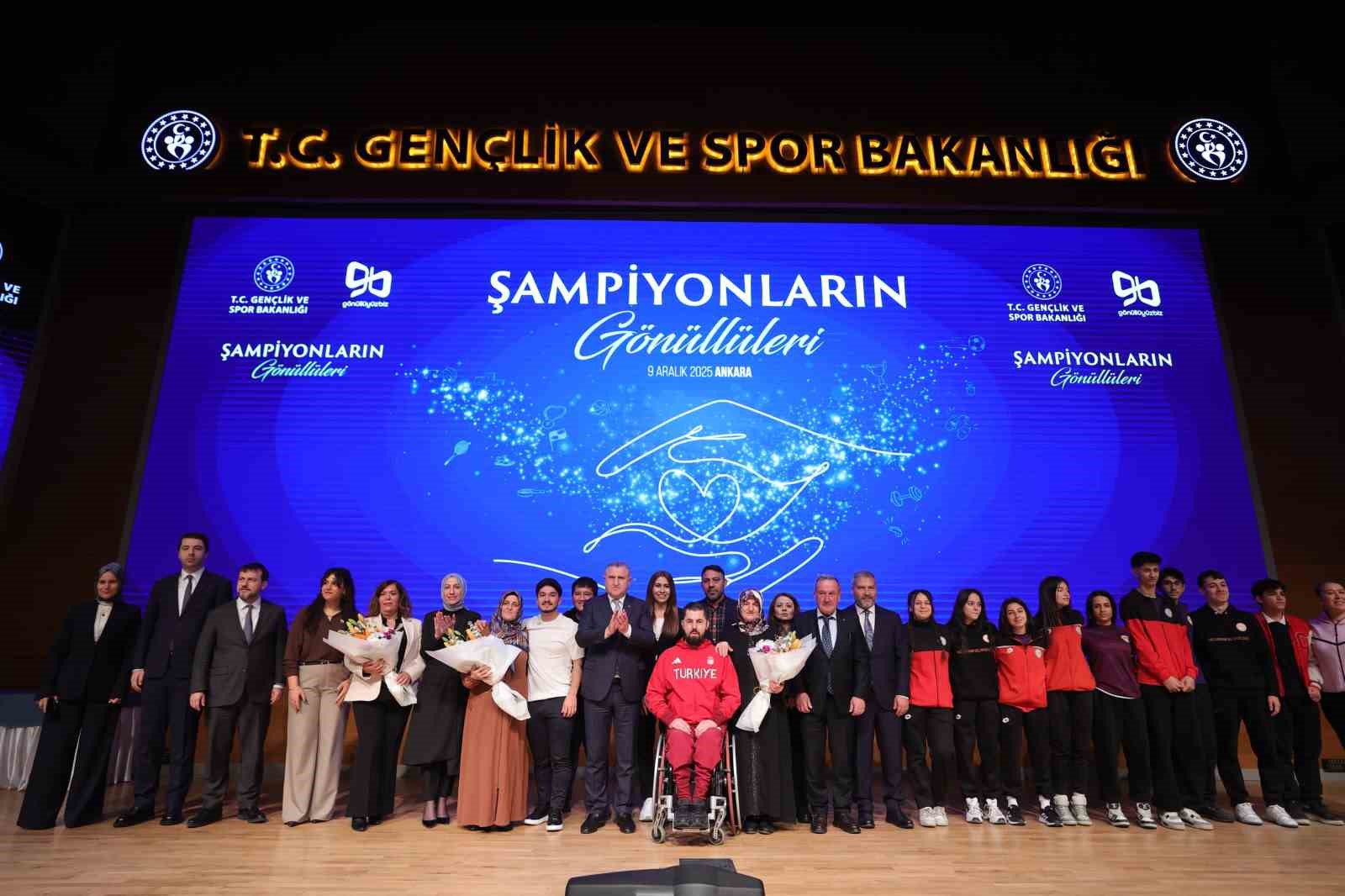 anadolu-universitesi-ile-genclik-ve-spor-bakanligi-arasinda-stratejik-is-birligi-protokolu-imzalandi