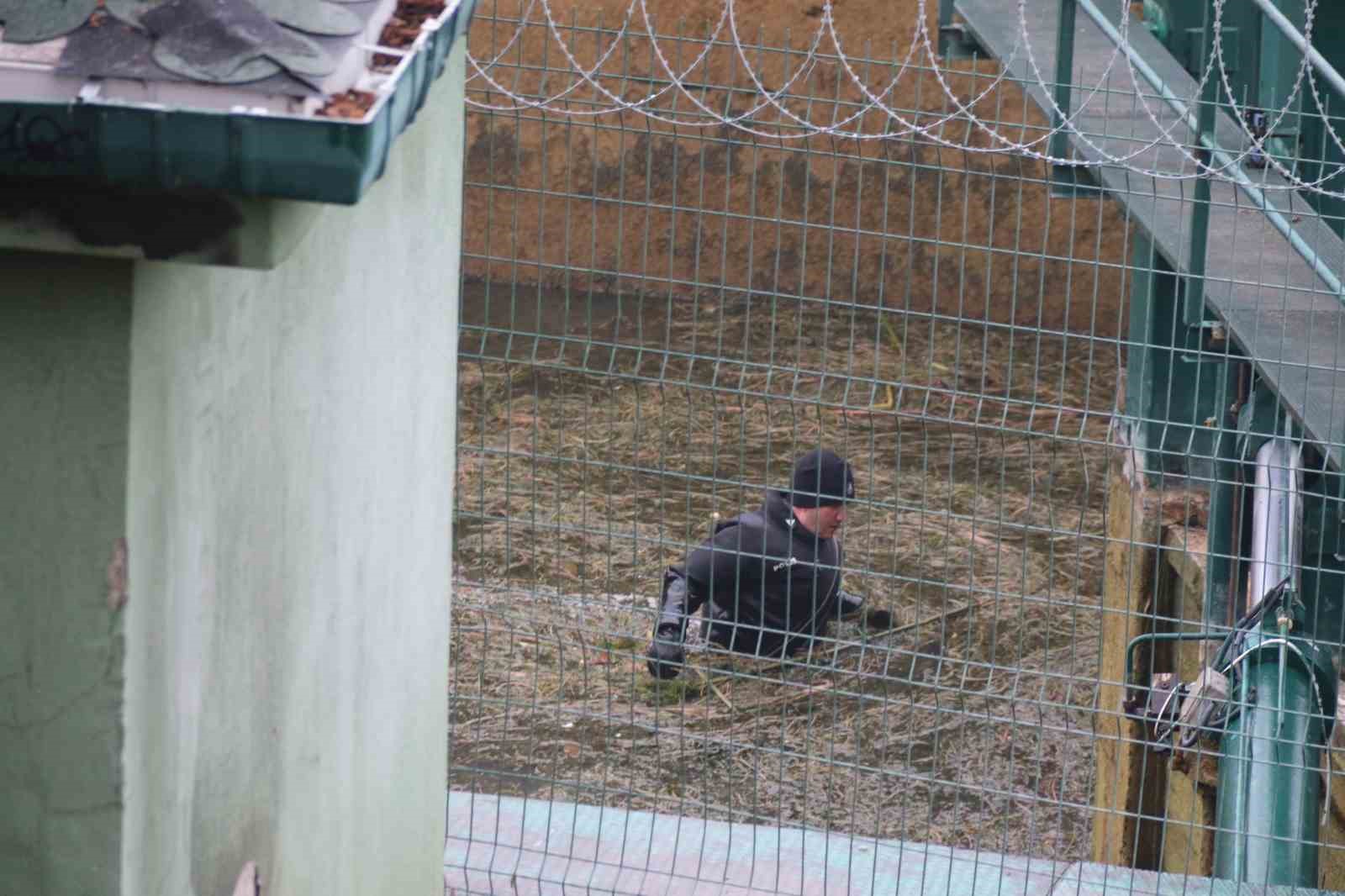 ankaradan-gelen-kurbaga-adamlar-da-kayip-ogretmenin-arama-calismasina-katildi