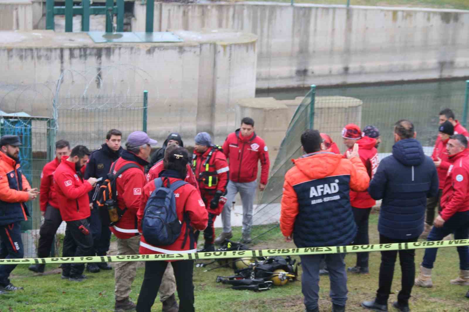 ankaradan-gelen-kurbaga-adamlar-da-kayip-ogretmenin-arama-calismasina-katildi