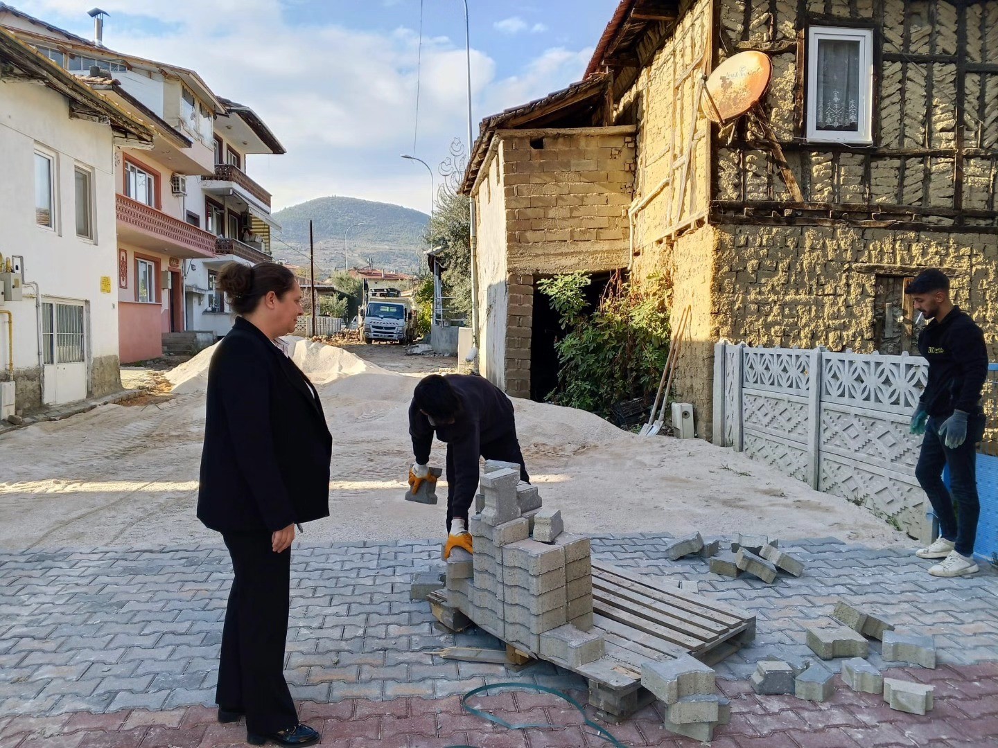 bayirkoyde-caddeler-yenileniyor