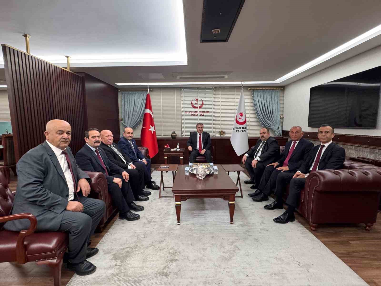 belediye-baskanlari-ve-ak-parti-eskisehir-il-baskani-albayrak-bbp-lideri-desticiyi-ziyaret-etti