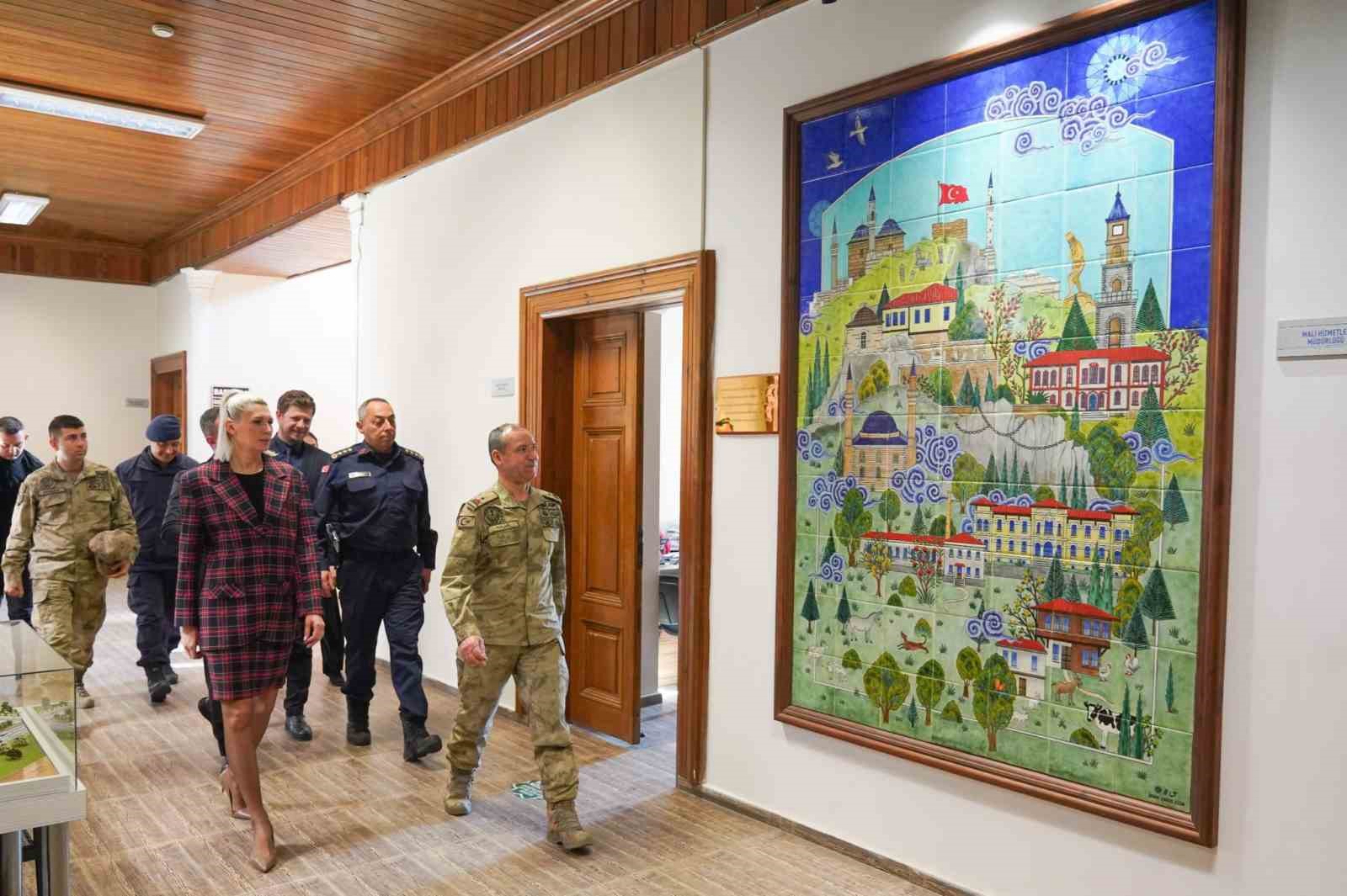 bilecik-belediyesinde-jandarma-zirvesi