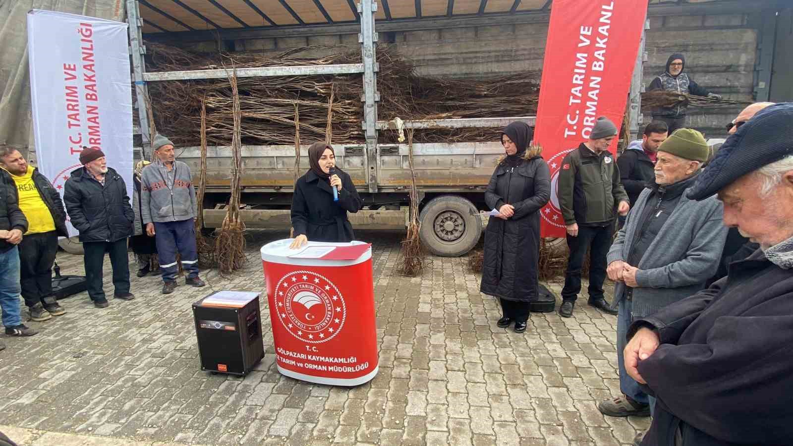 bilecikte-143-ureticiye-11-bin-fidan-hibe-edildi