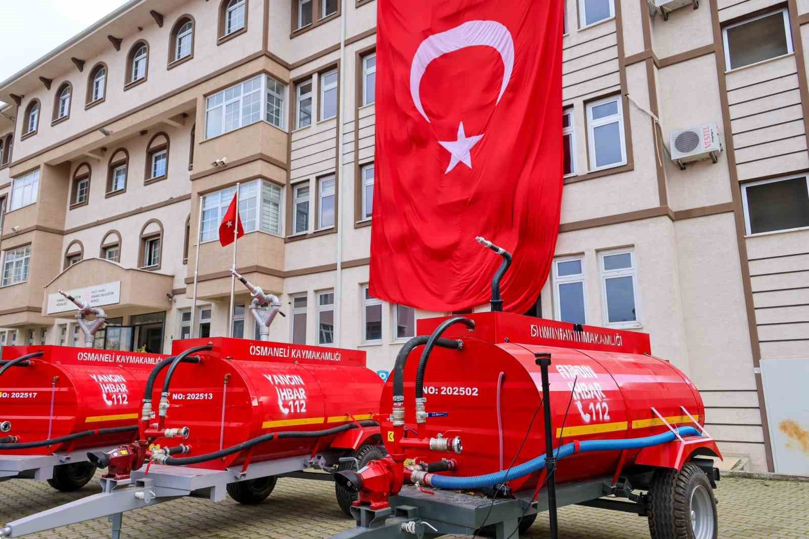 bilecikte-20-yeni-yangin-sondurme-tankeri-koylere-teslim-edildi