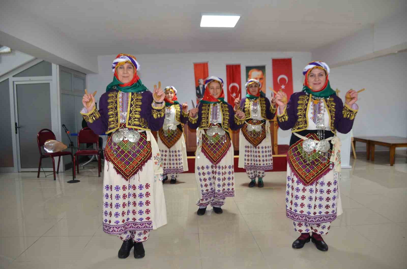 bilecikte-45-yildir-halk-oyunu-ogretiyor