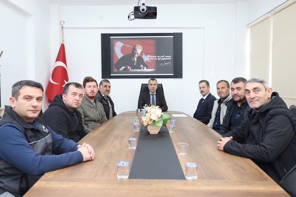 bilecikte-ana-ari-yetistiriciligi-egitimi-alan-33-arici-sertifikalarini-aldi