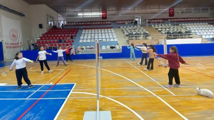 bilecikte-badminton-antrenmanlari-yogun-tempoda-devam-ediyor