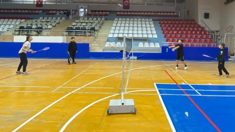 bilecikte-badminton-antrenmanlari-yogun-tempoda-devam-ediyor