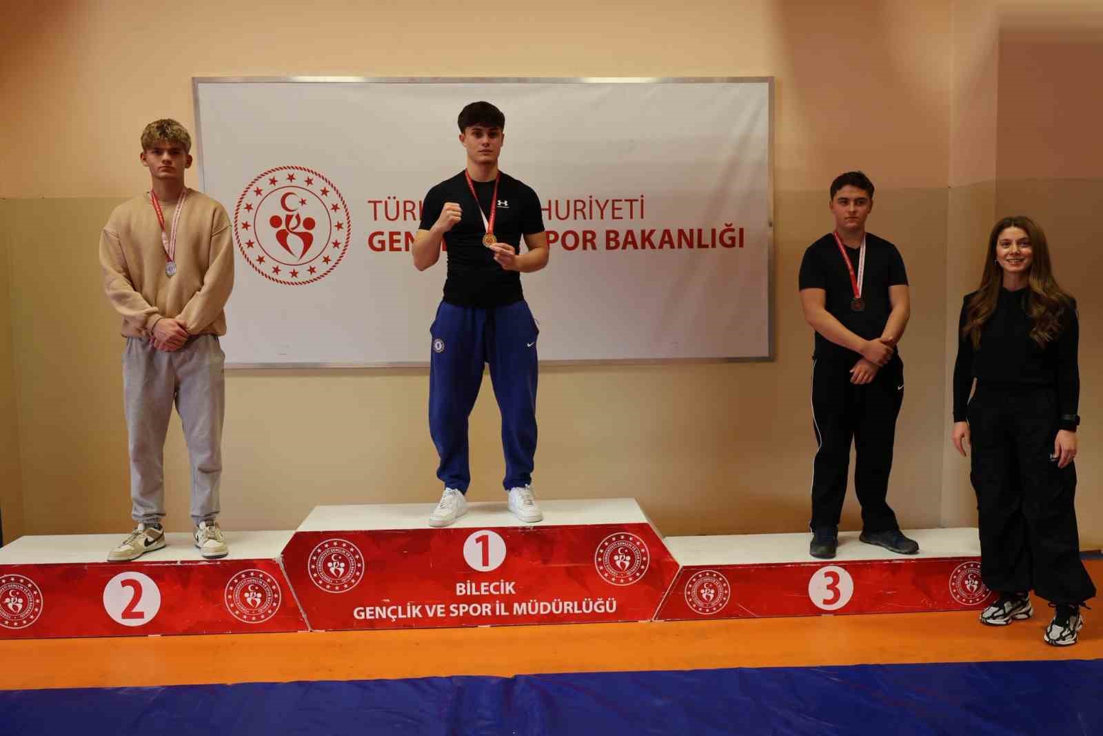 bilecikte-bilek-guresi-gencler-il-birinciligi-tamamlandi