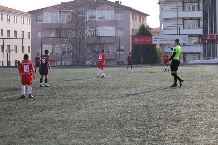 bilecikte-yildiz-erkekler-futbol-musabakalari-tamamlandi