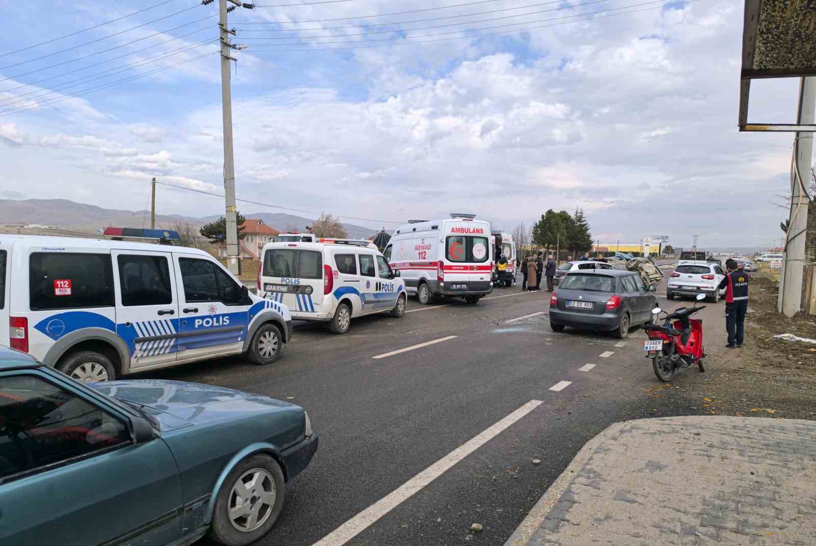 biri-fiat-tofas-iki-otomobilin-carpistigi-kazada-4-kisi-yaralandi