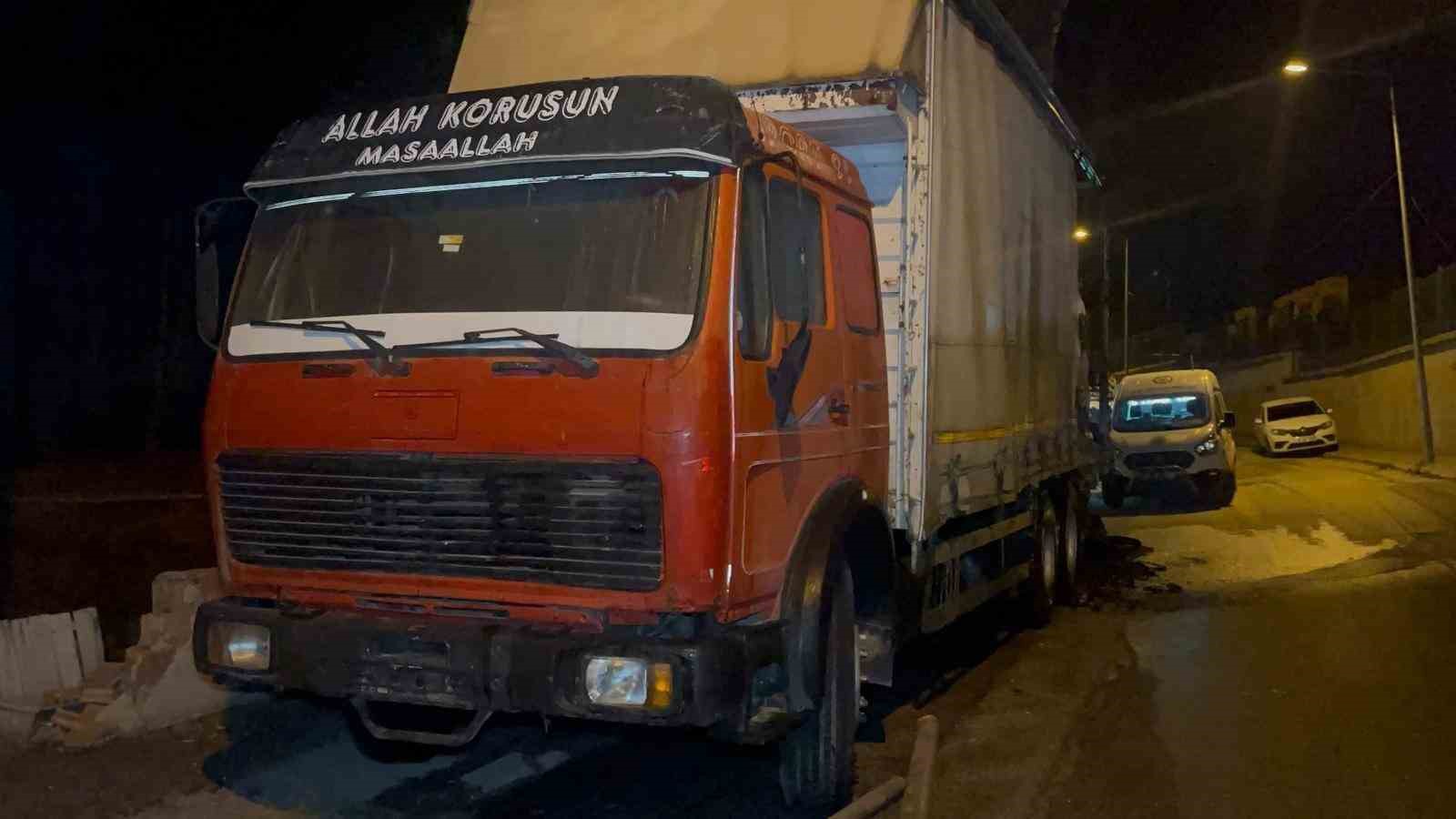 bisiklet-yuklu-kamyonda-cikan-yanginin-sebebi-arastiriliyor