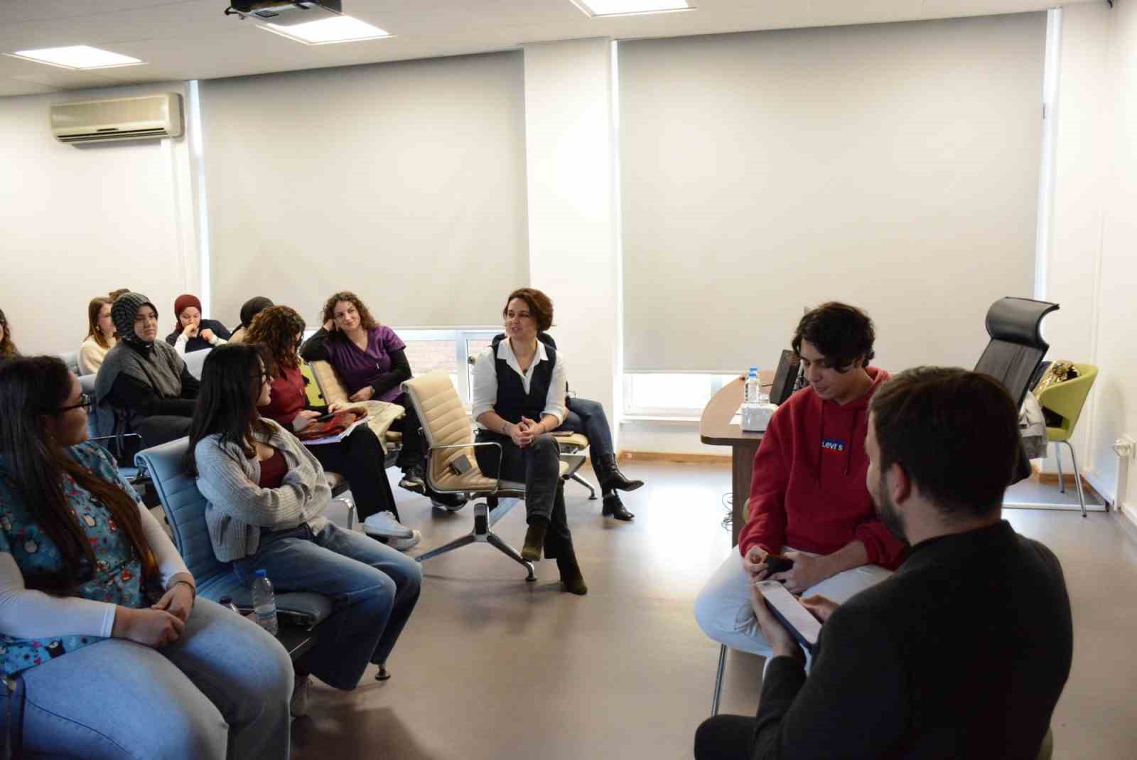 dilkomda-otizm-perspektifinden-dil-ve-konusma-terapisi-soyleyisi