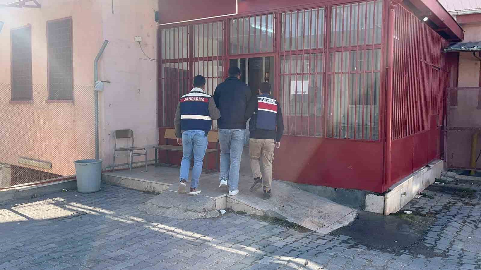 dolandiricilik-sucundan-19-yil-hapis-cezasi-olan-sahis-yakalandi