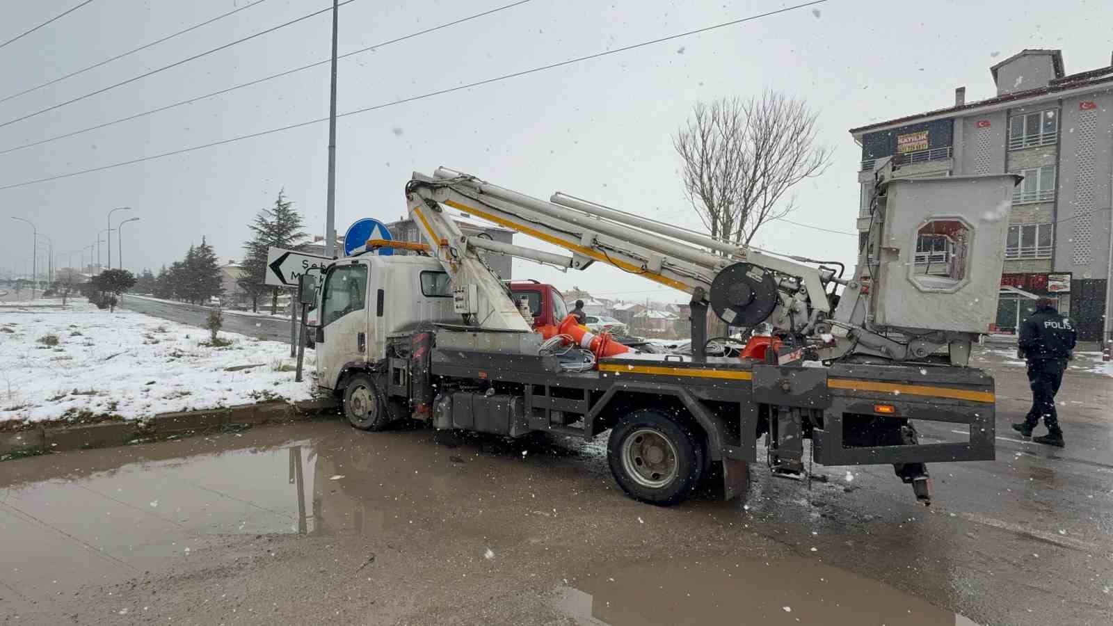 domanicte-trafik-kazasi-4-yarali