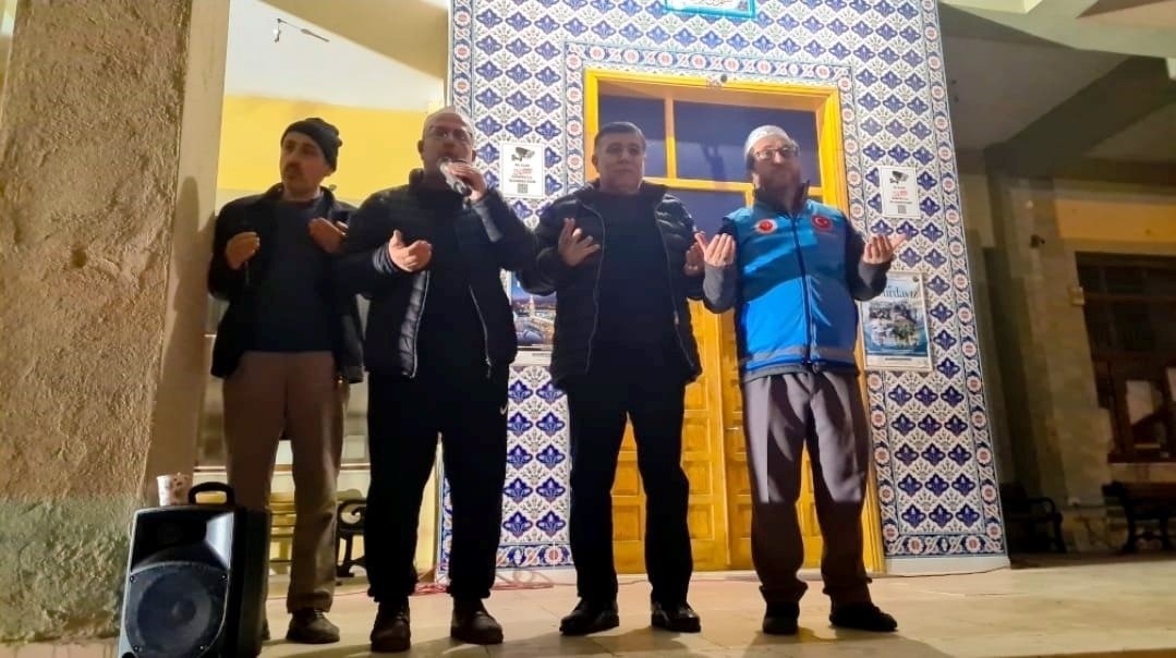 emet-ve-hisarciktan-33-kisilik-umre-kafilesi-dualarla-ugurlandi