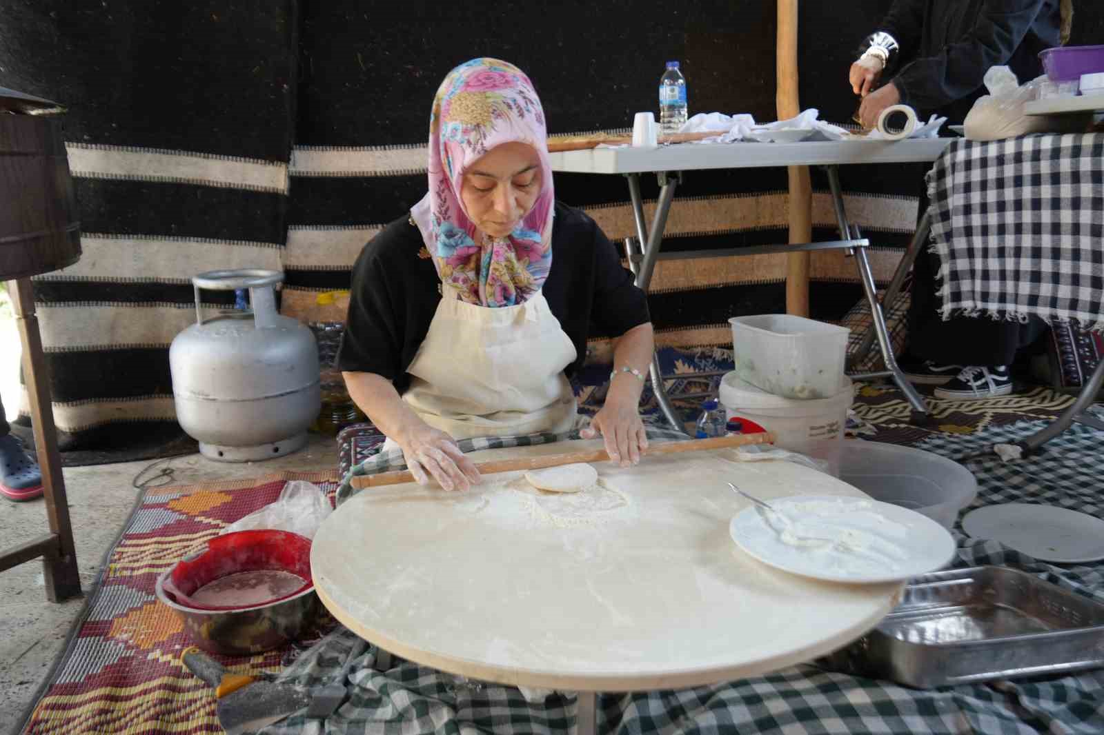 ertugrul-gazinin-ev-sevdigi-yemeklerinde-yogurtlu-gozleme-cografi-isaret-yolunda