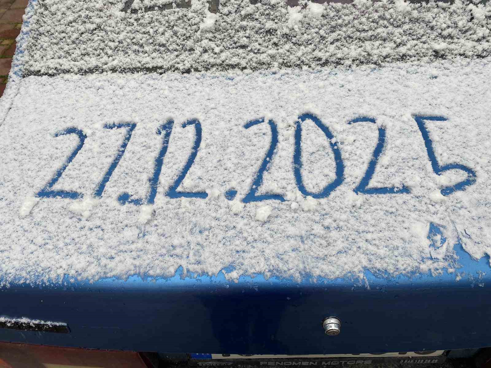 eskisehir-gune-kar-surpriziyle-uyandi