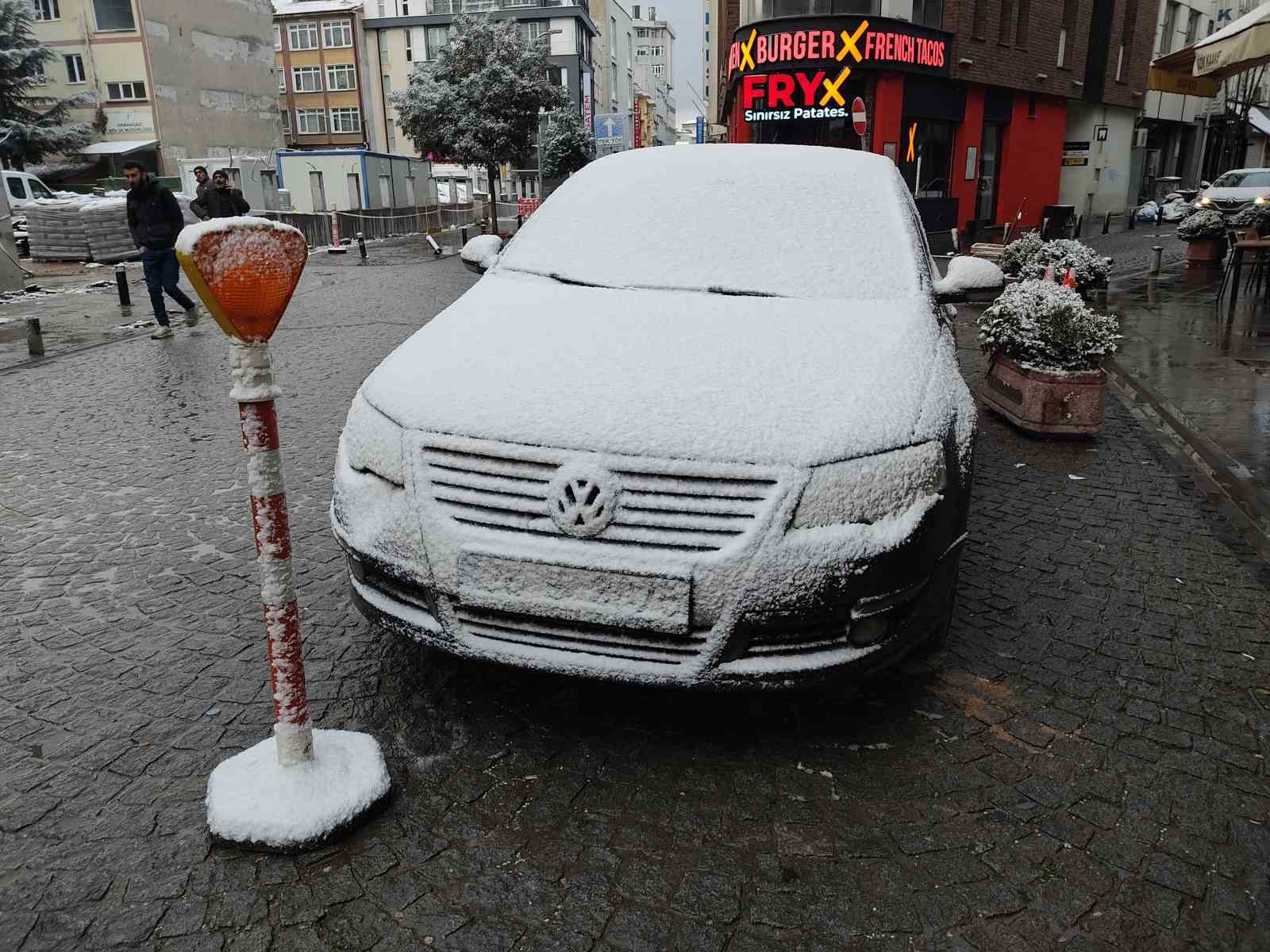 eskisehir-gune-kar-surpriziyle-uyandi