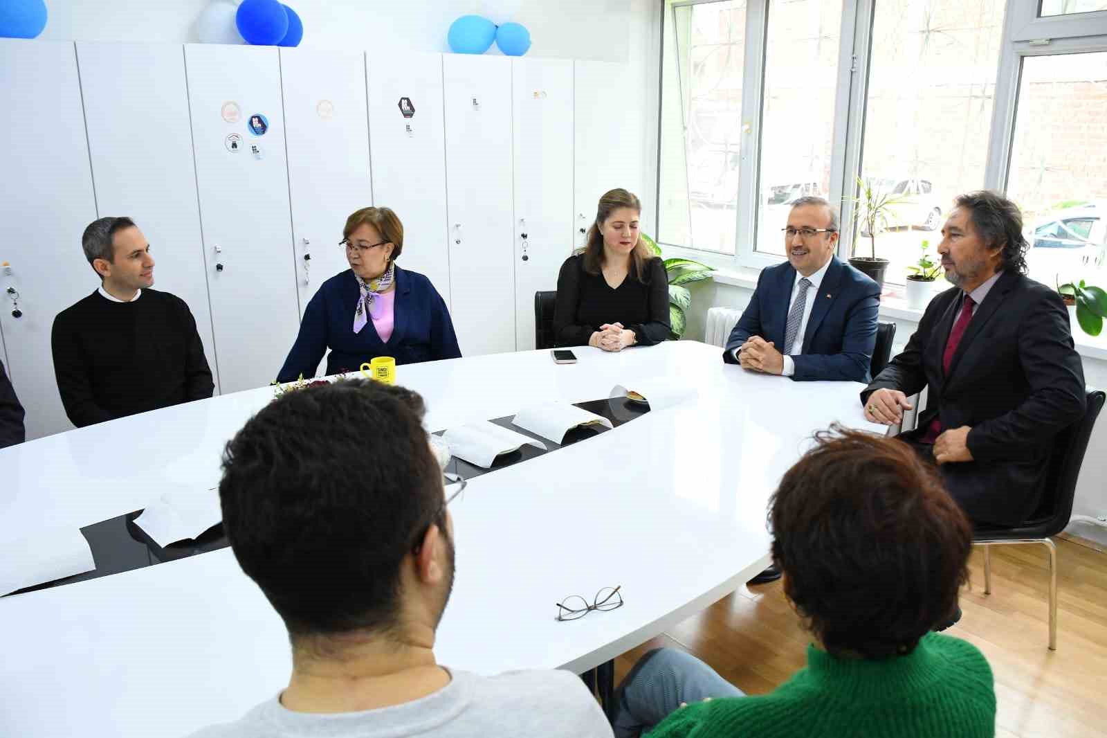 eskisehirde-1896-yilindan-beri-ayakta-olan-tarihi-okul-egitime-devam-ediyor